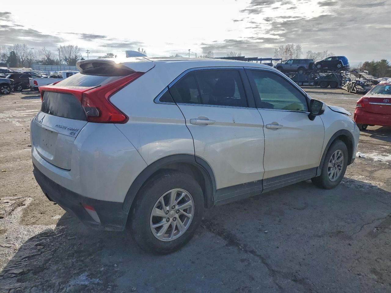 2019 Mitsubishi Eclipse Cross Es - Фото 3