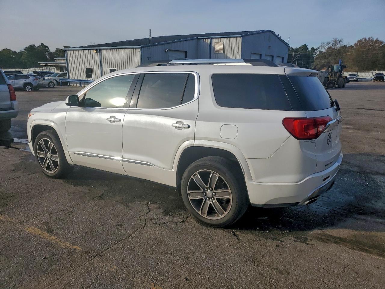2018 GMC Acadia Denali - Фото 2