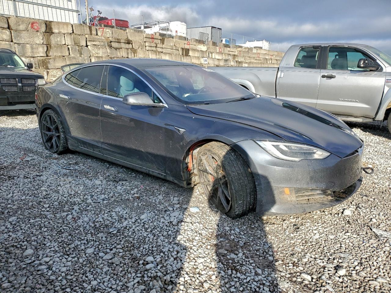 2017 Tesla Model S - Фото 4