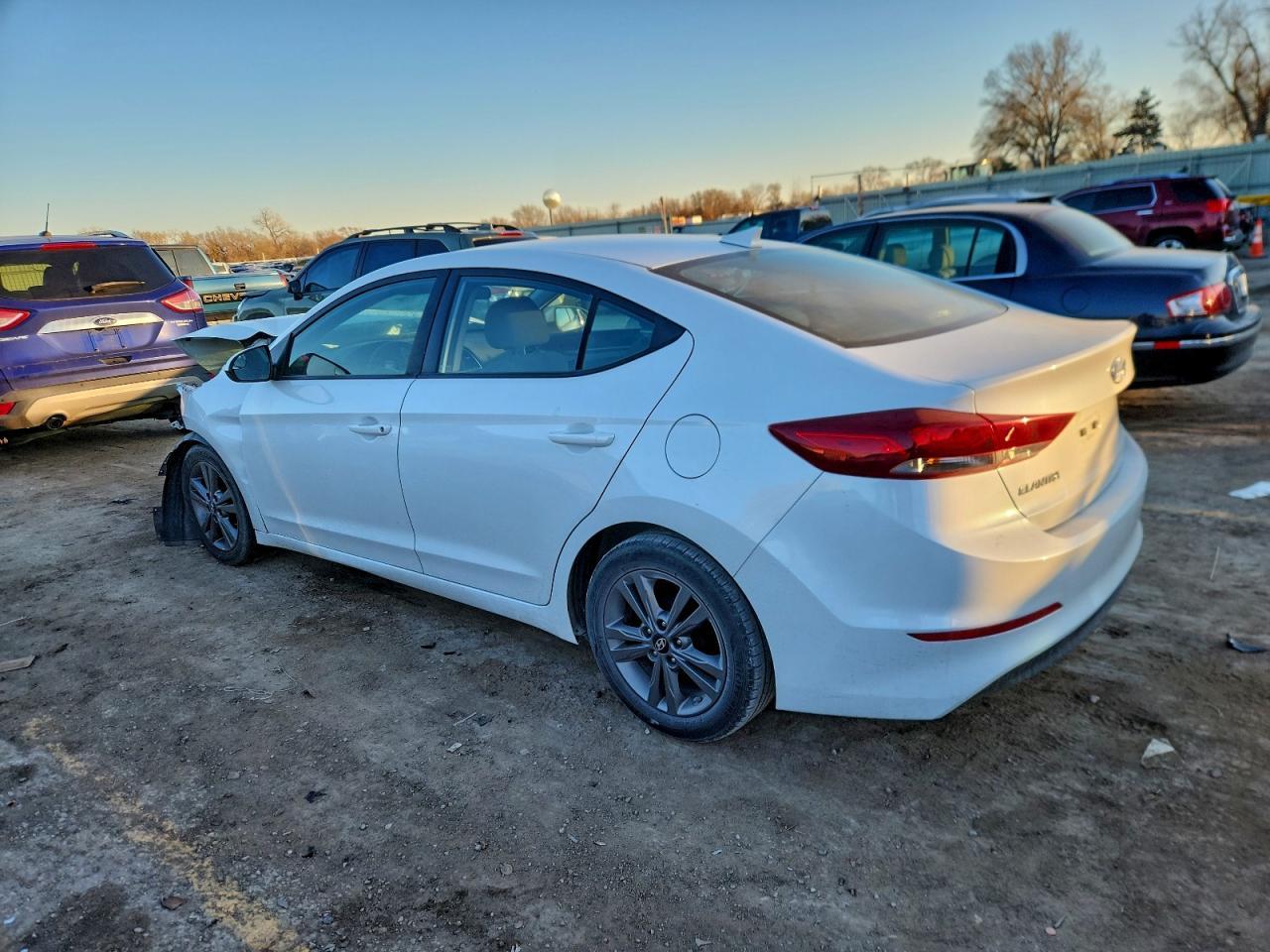 2017 Hyundai Elantra Se - Image 2
