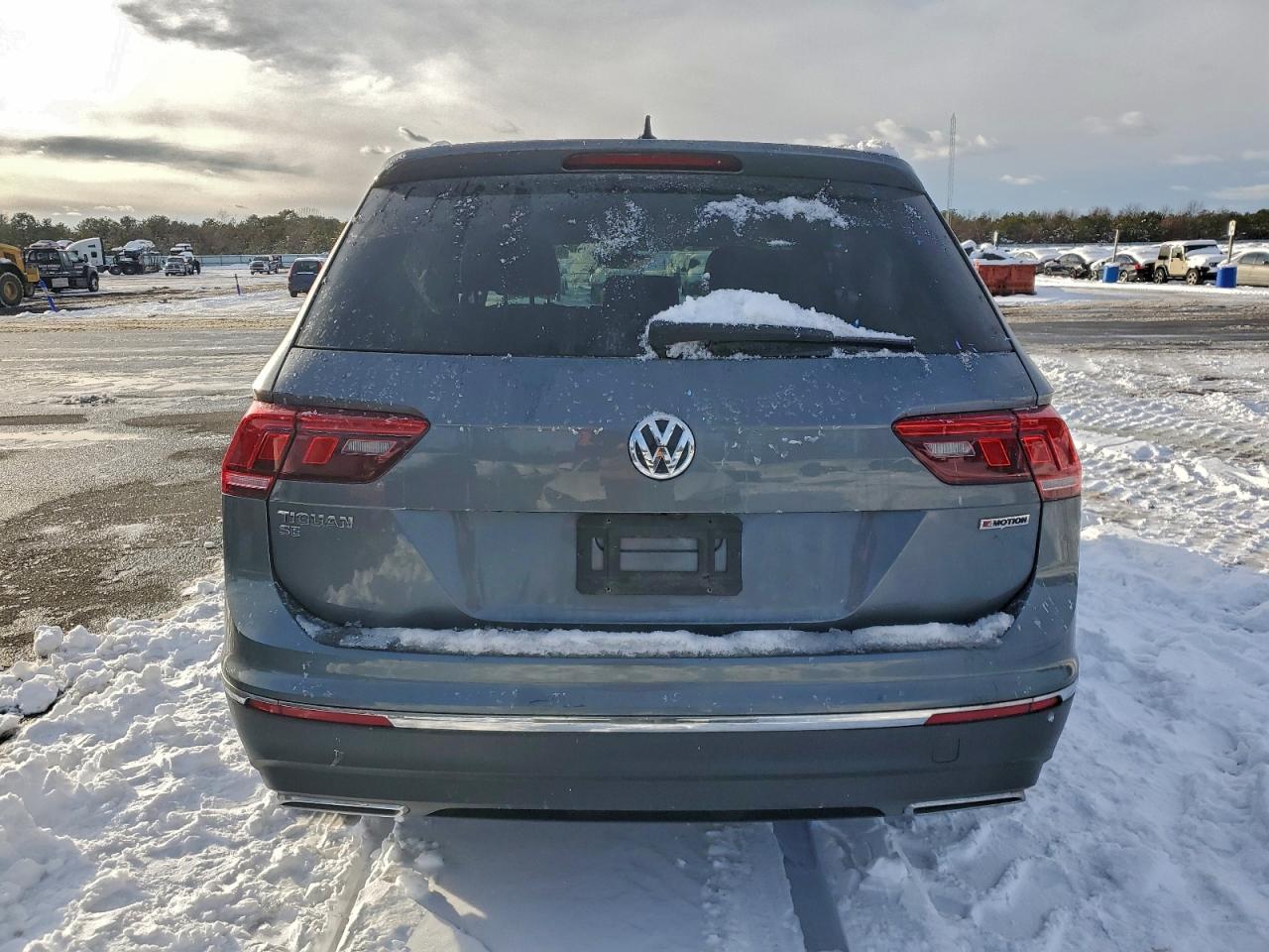 2021 Volkswagen Tiguan Se - Фото 6