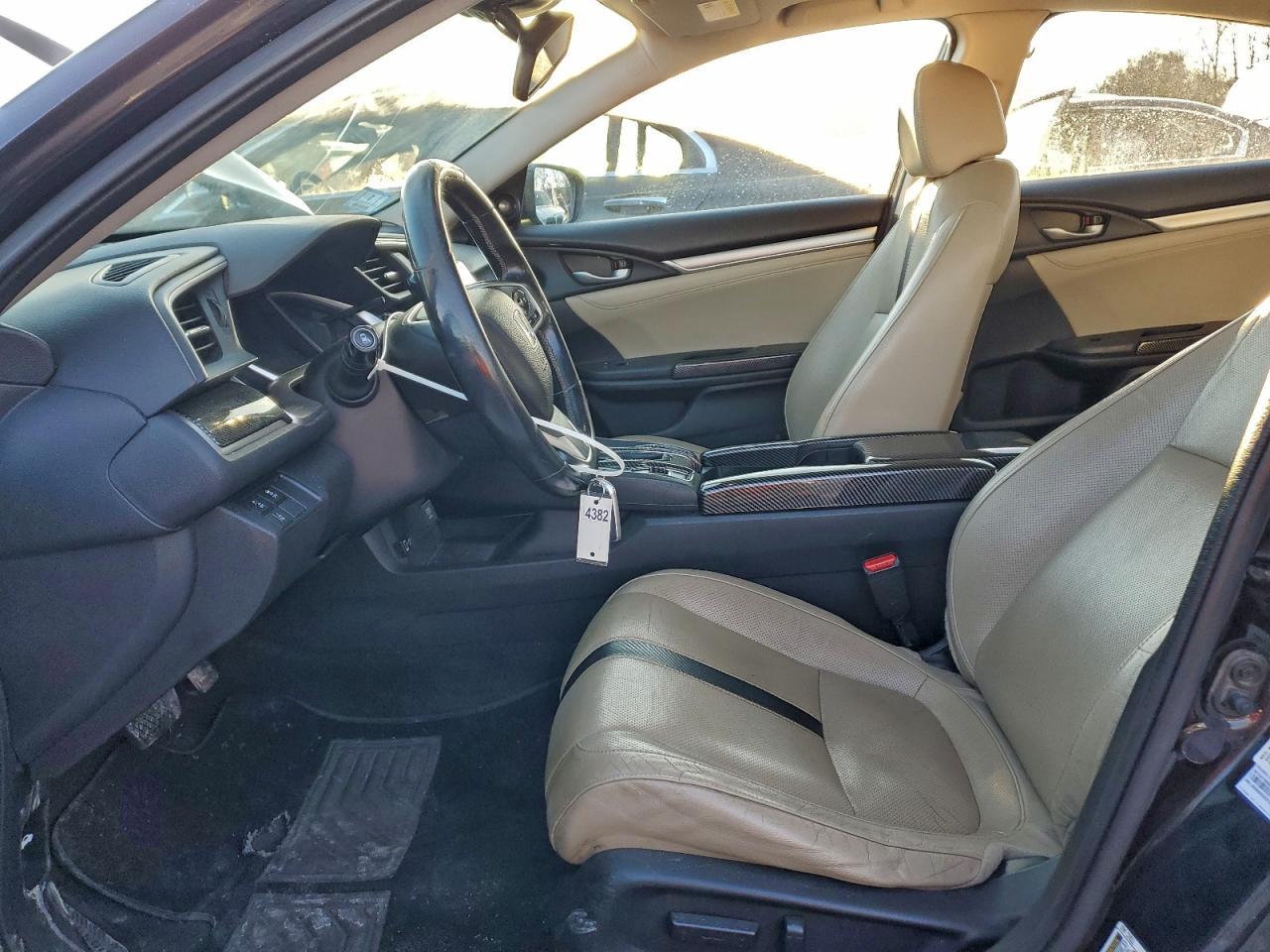 2016 Honda Civic Touring - Image 7