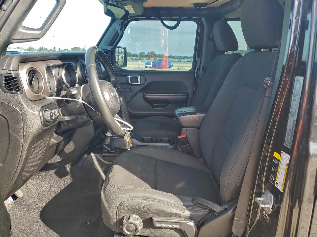 2021 Jeep Gladiator Sport - Фото 7