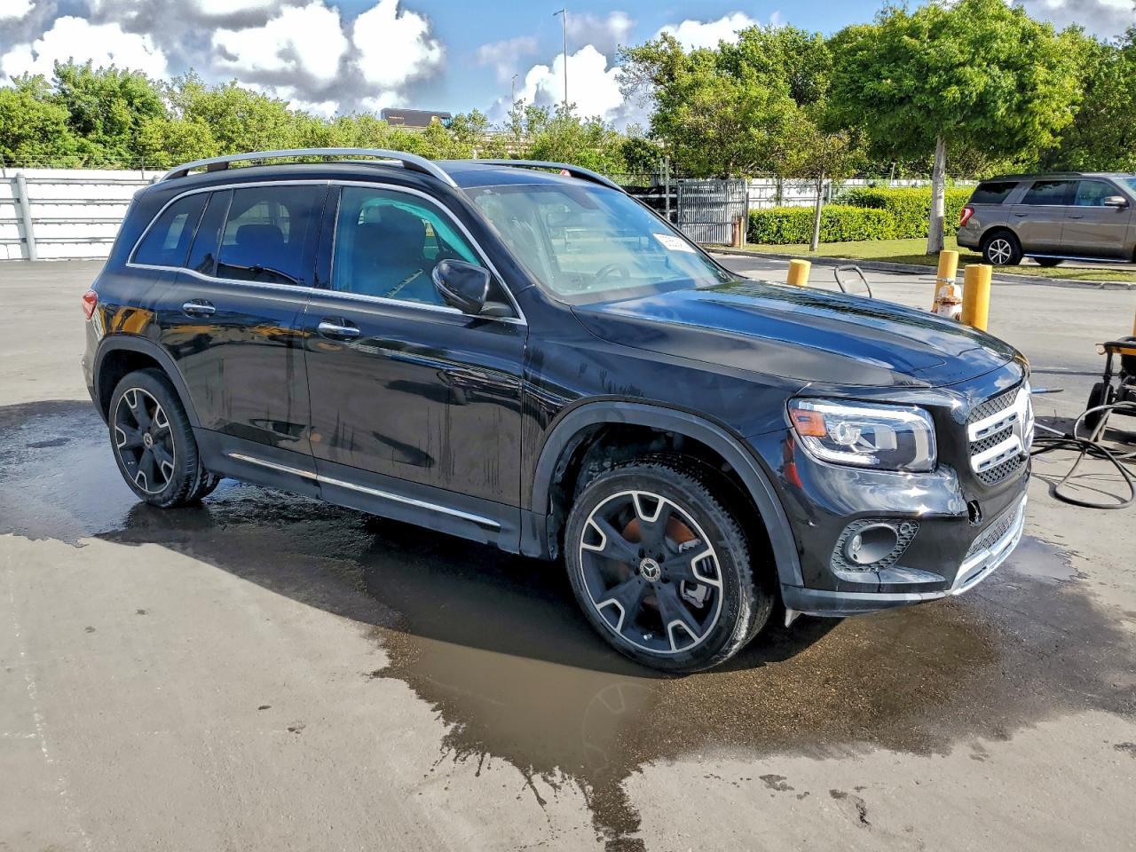 2023 Mercedes-Benz Glb 250 - Image 4