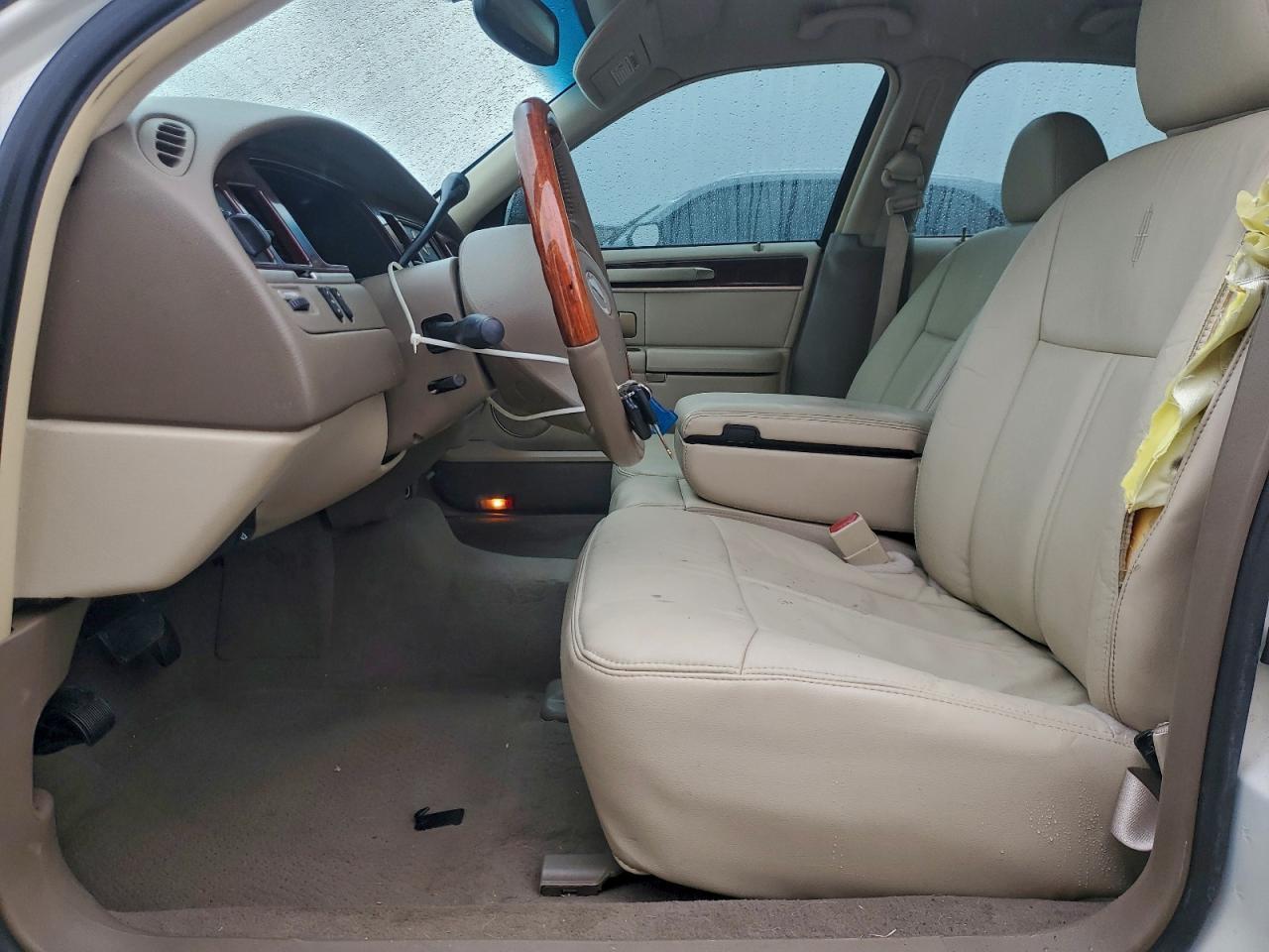 2004 Lincoln Town Car Ultimate - Фото 7