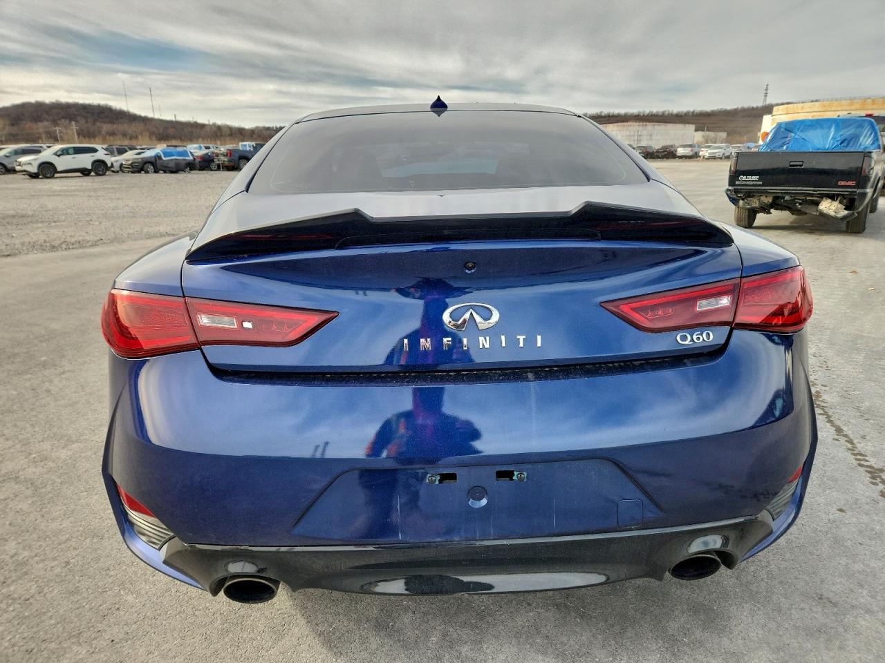 2017 Infiniti Q60 Premium - Image 6