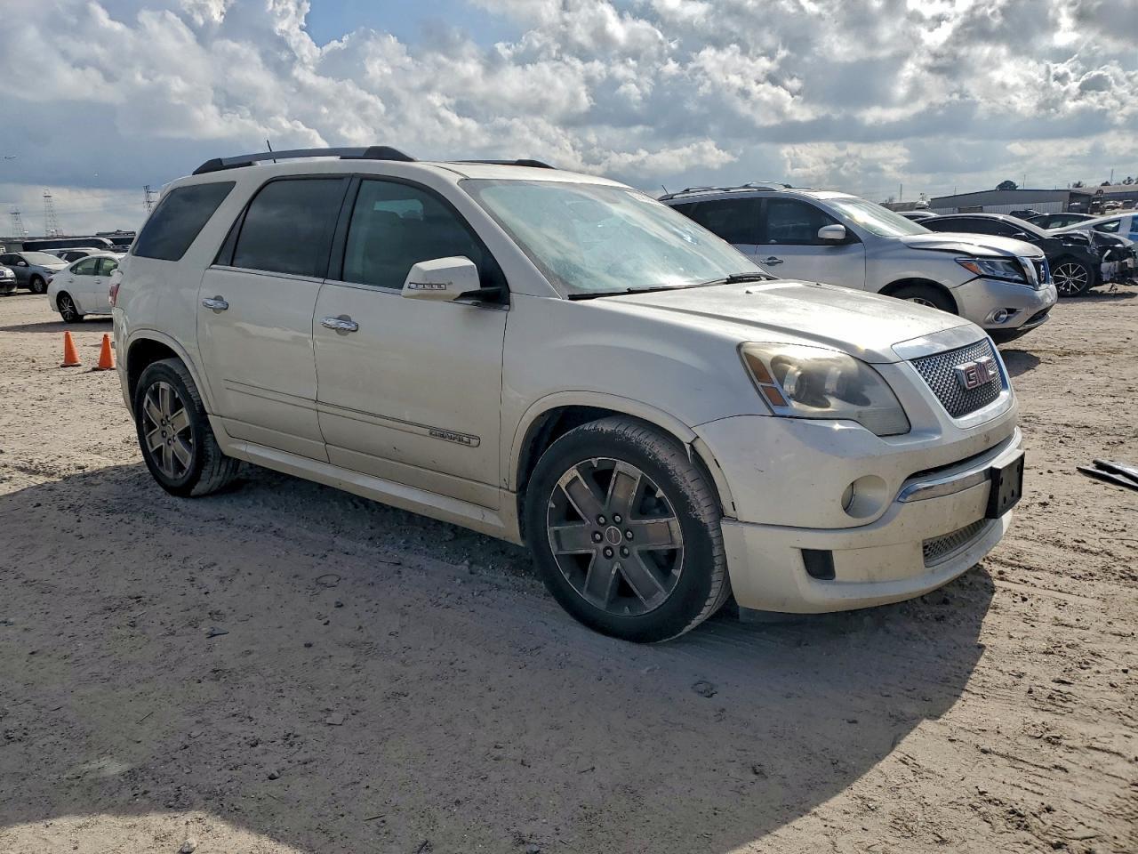 2011 GMC Acadia Denali - Фото 4