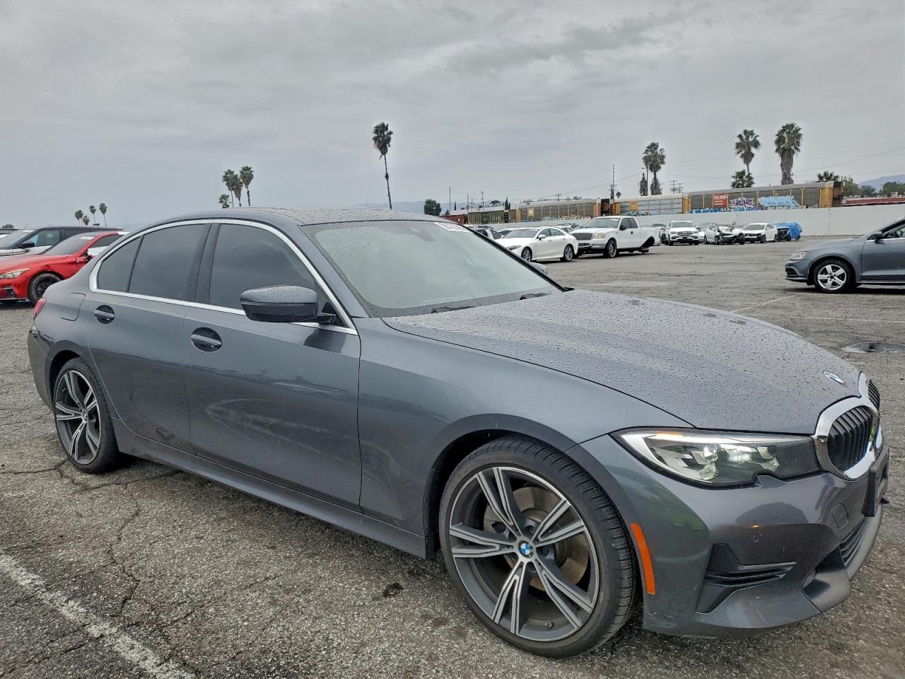 2020 BMW 330I - Фото 4