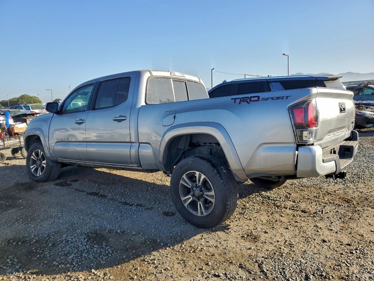 2018 Toyota Tacoma Double Cab - Фото 2