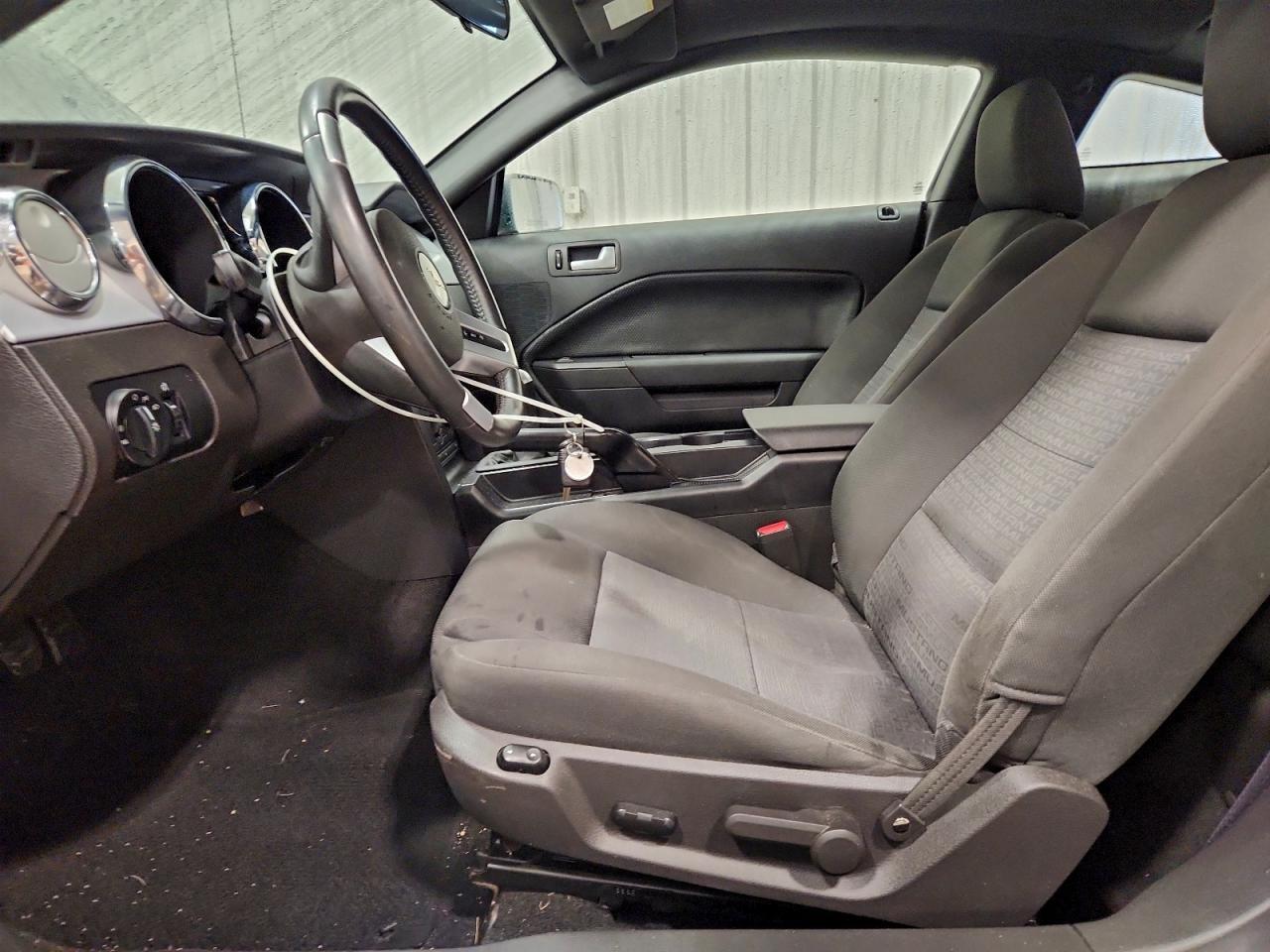 2006 Ford Mustang - Image 7