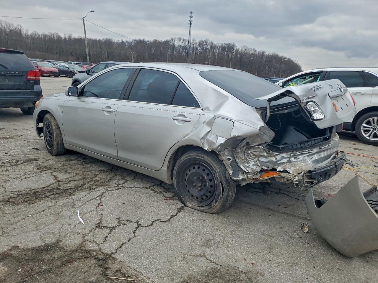 2009 Toyota Camry Le - Фото 2