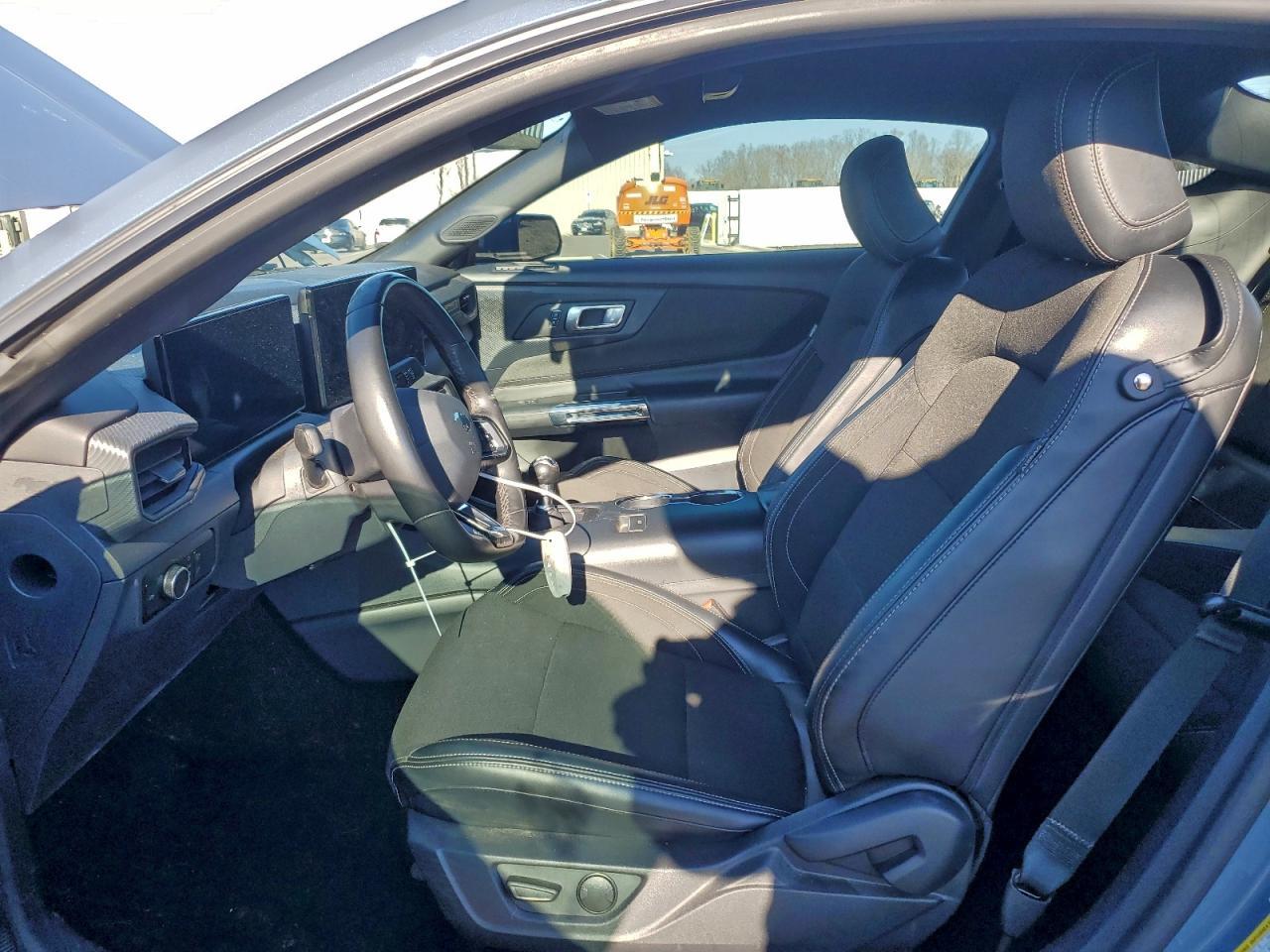 2024 Ford Mustang Gt - Фото 7