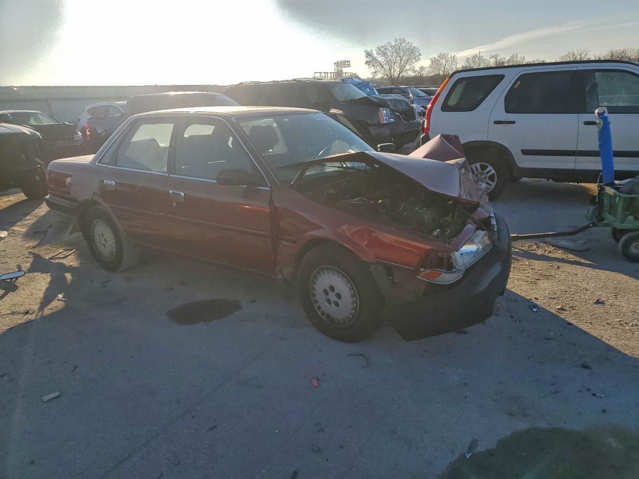 1990 Toyota Camry Dlx - Фото 4