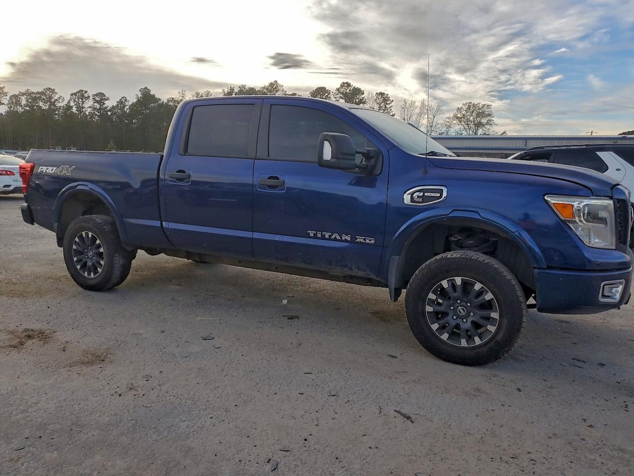 2017 Nissan Titan Xd Sl - Фото 4