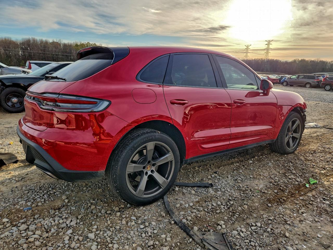 2025 Porsche Macan Base - Фото 3