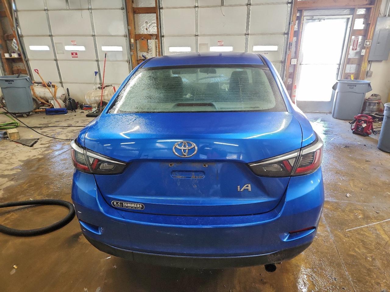 2017 Toyota Yaris Ia Base - Фото 6