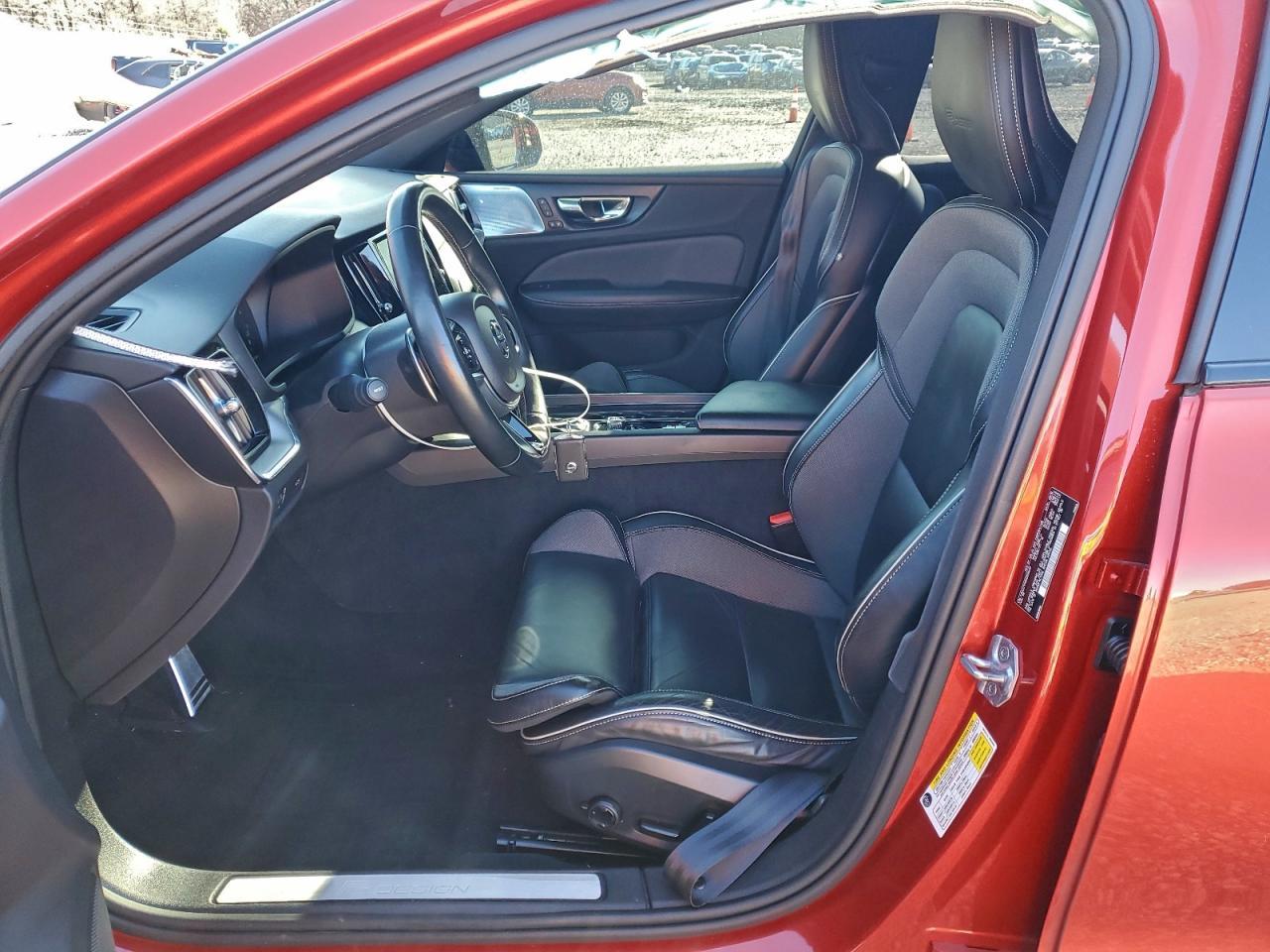 2019 Volvo S60 T6 R-Design - Image 7