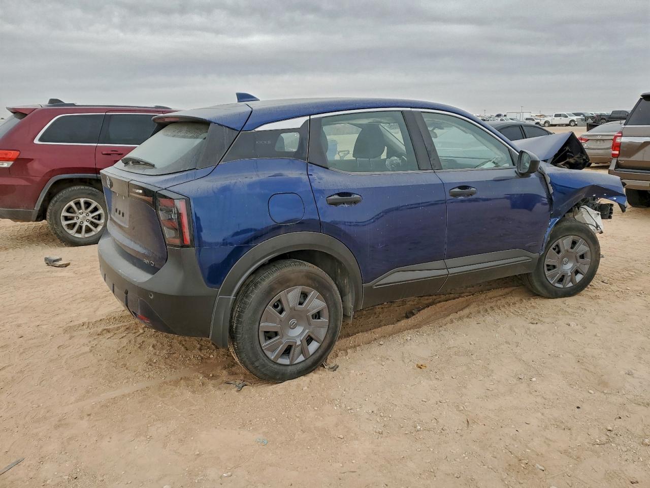 2025 Nissan Kicks S - Фото 3