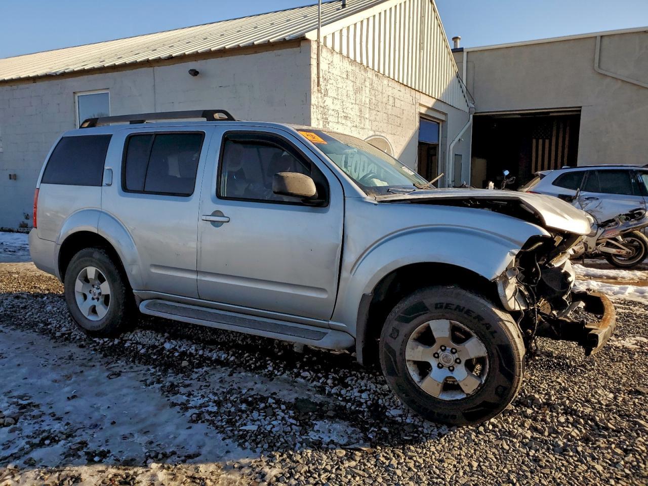2011 Nissan Pathfinder S - Image 4