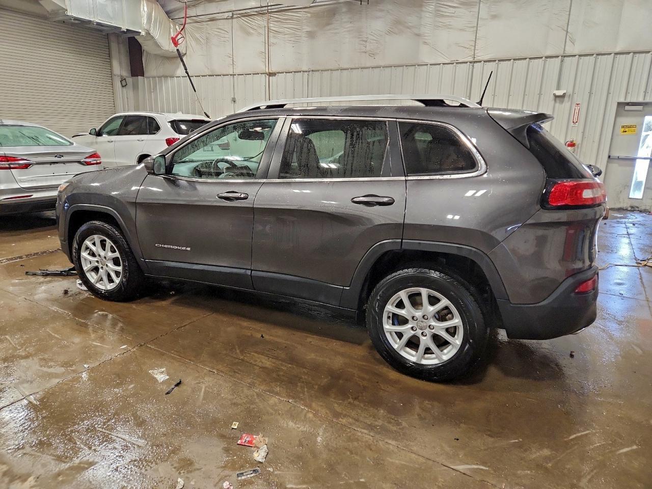 2017 Jeep Cherokee Latitude - Image 2