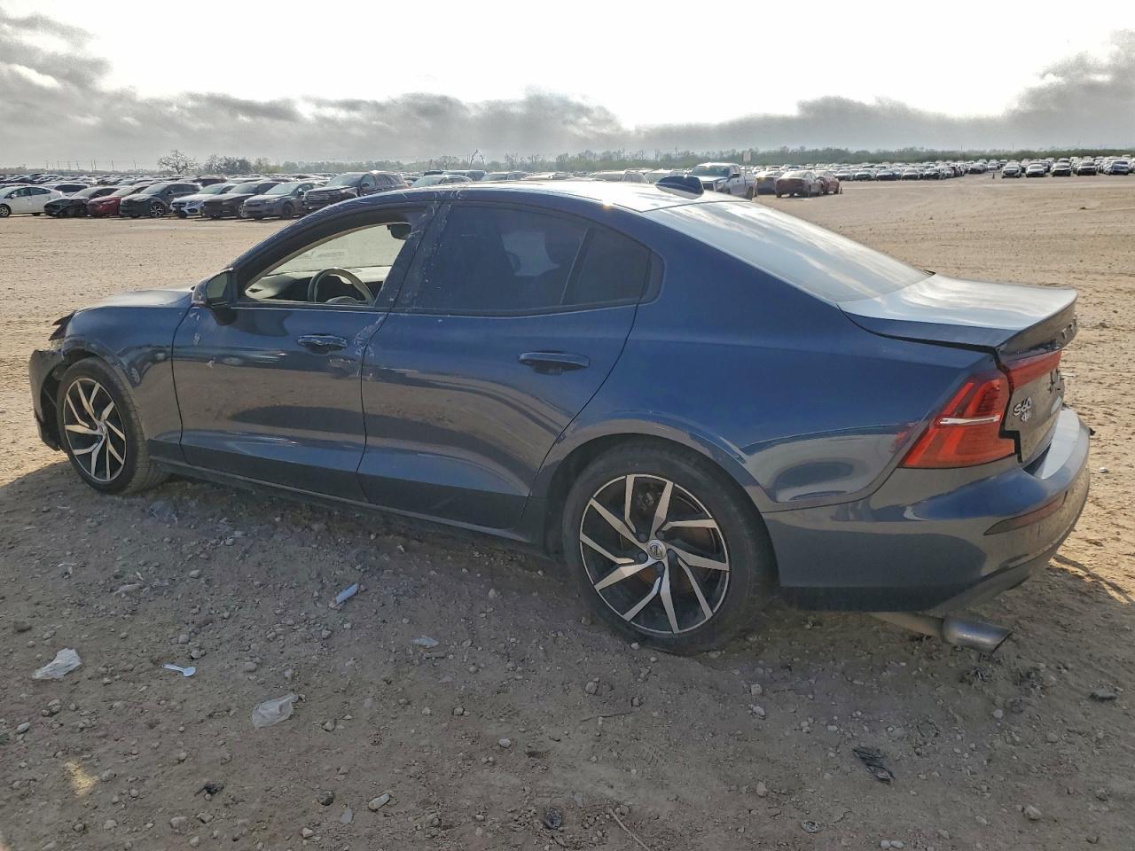 2020 Volvo S60 T5 Momentum - Image 2