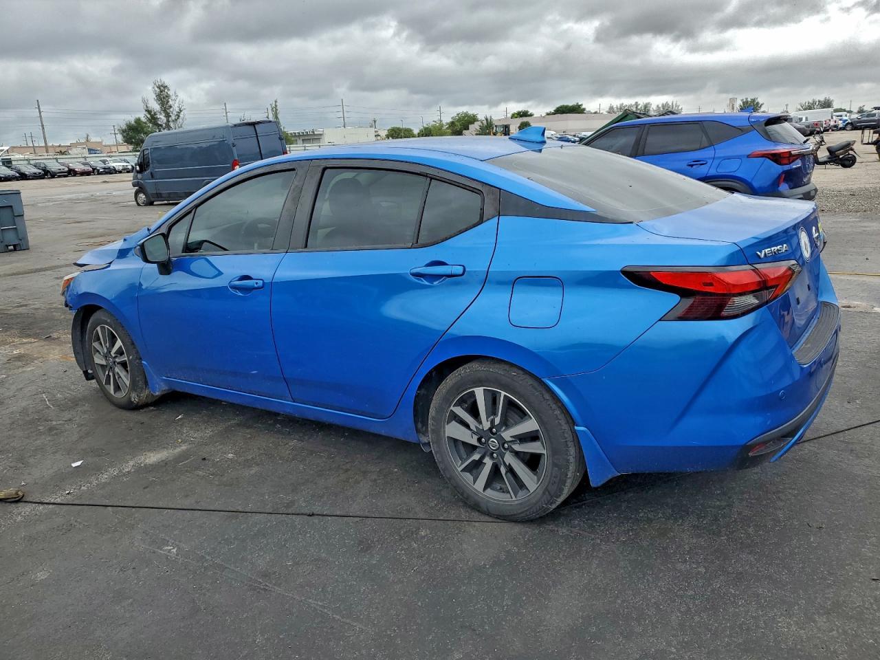 2020 Nissan Versa Sv - Image 2