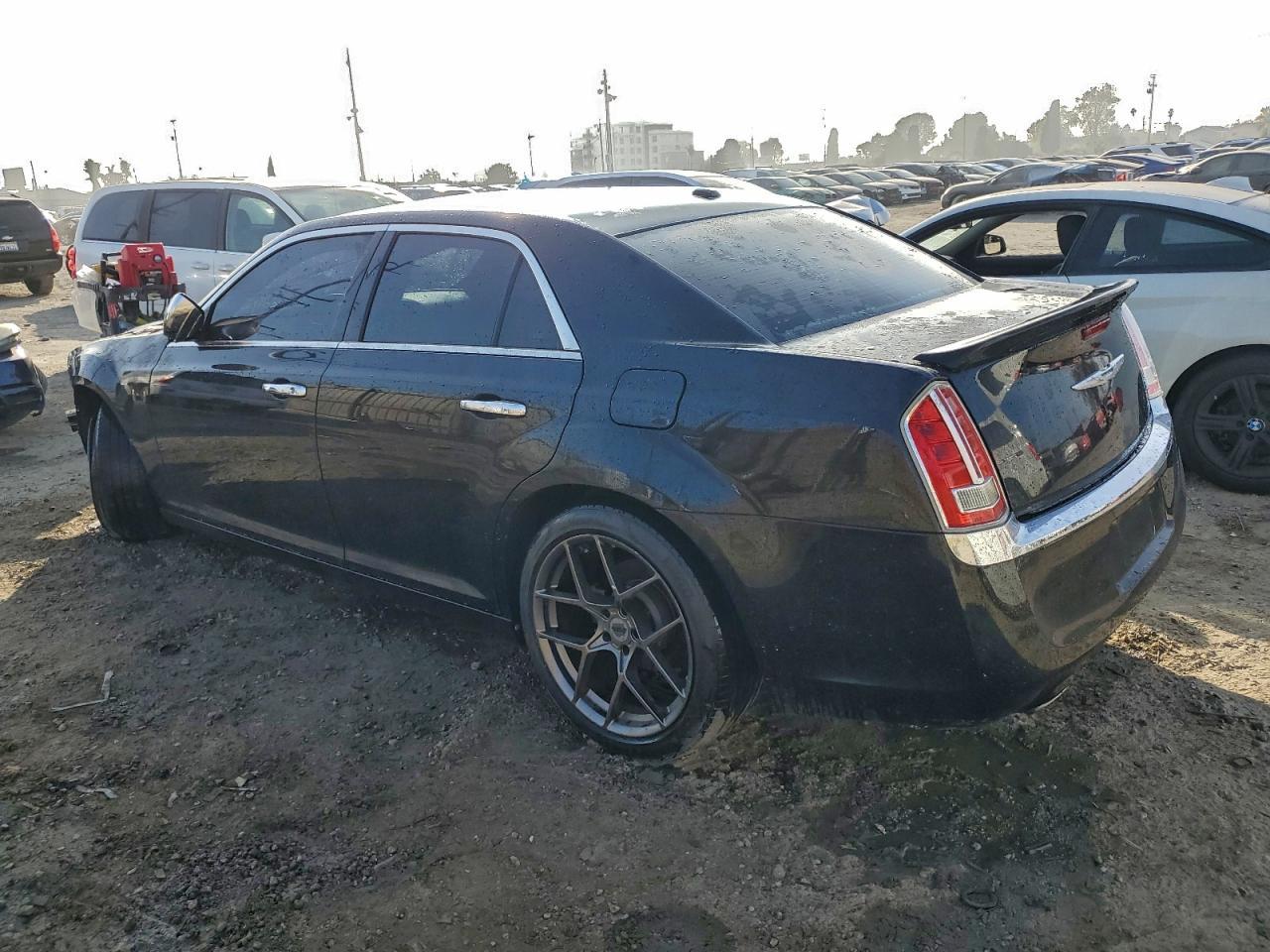 2013 Chrysler 300C - Image 2