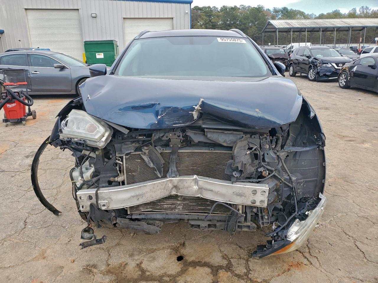 2015 Nissan Murano S - Image 5