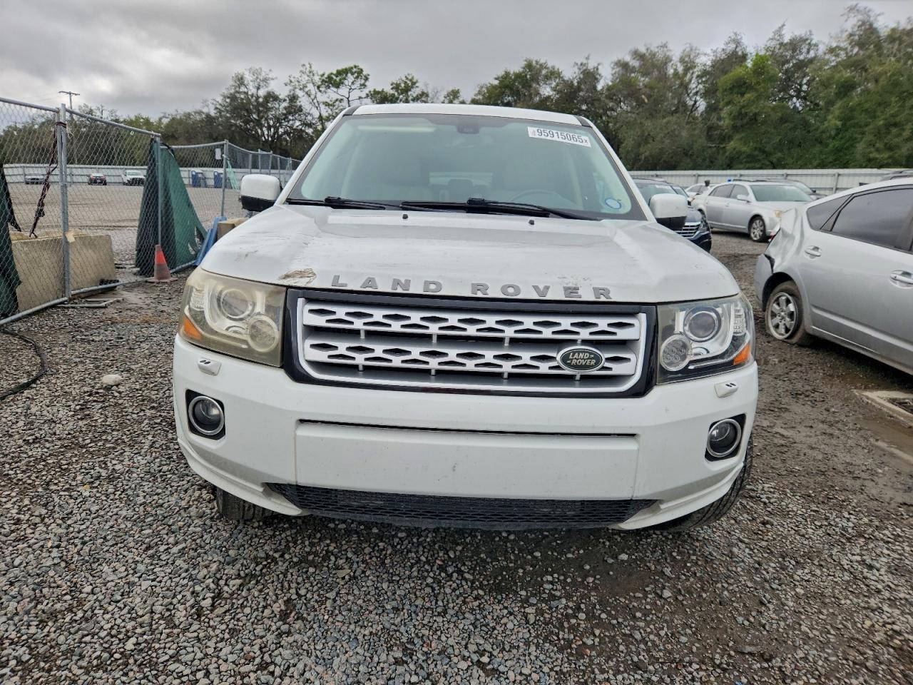 2014 Land Rover Lr2 Hse - Image 5