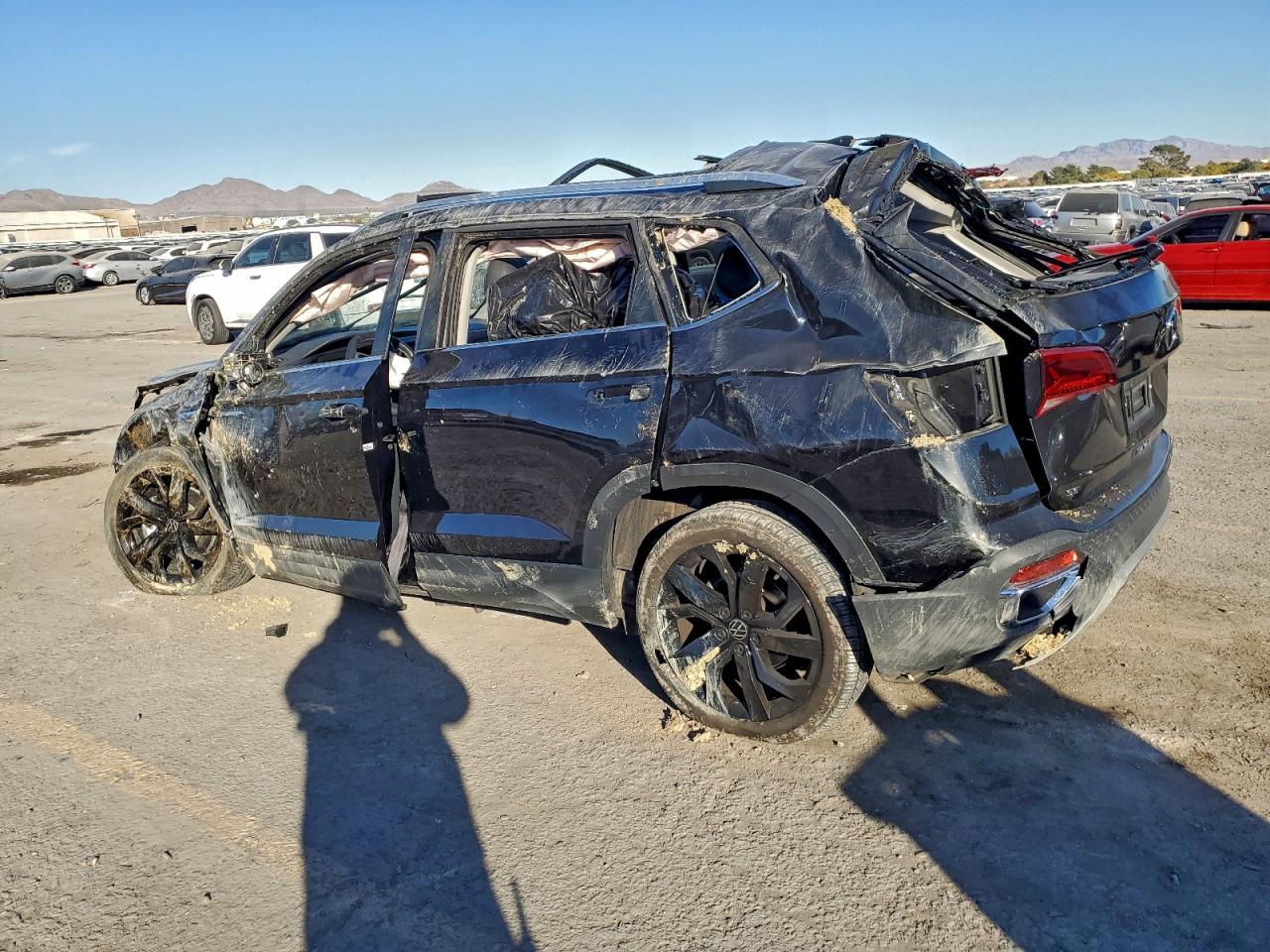 2024 Volkswagen Taos Se - Image 2