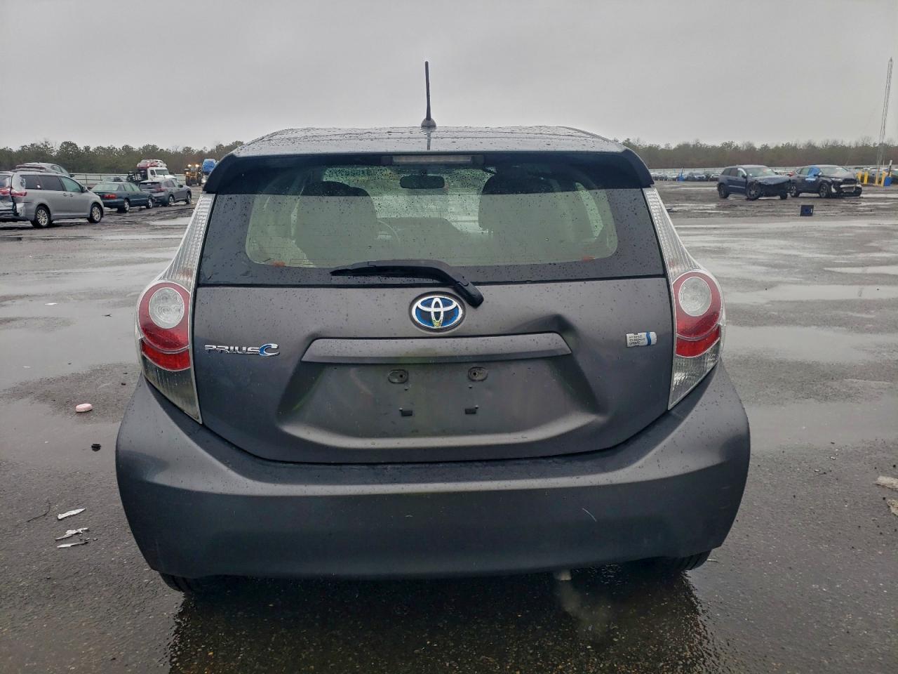 2014 Toyota Prius C - Image 6