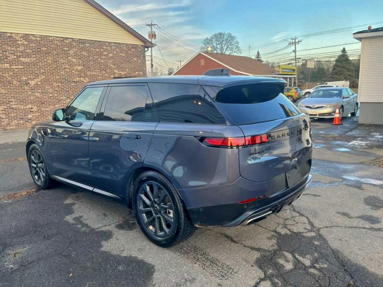 2023 Land Rover Range Rover Sport Dynamic Se - Фото 2