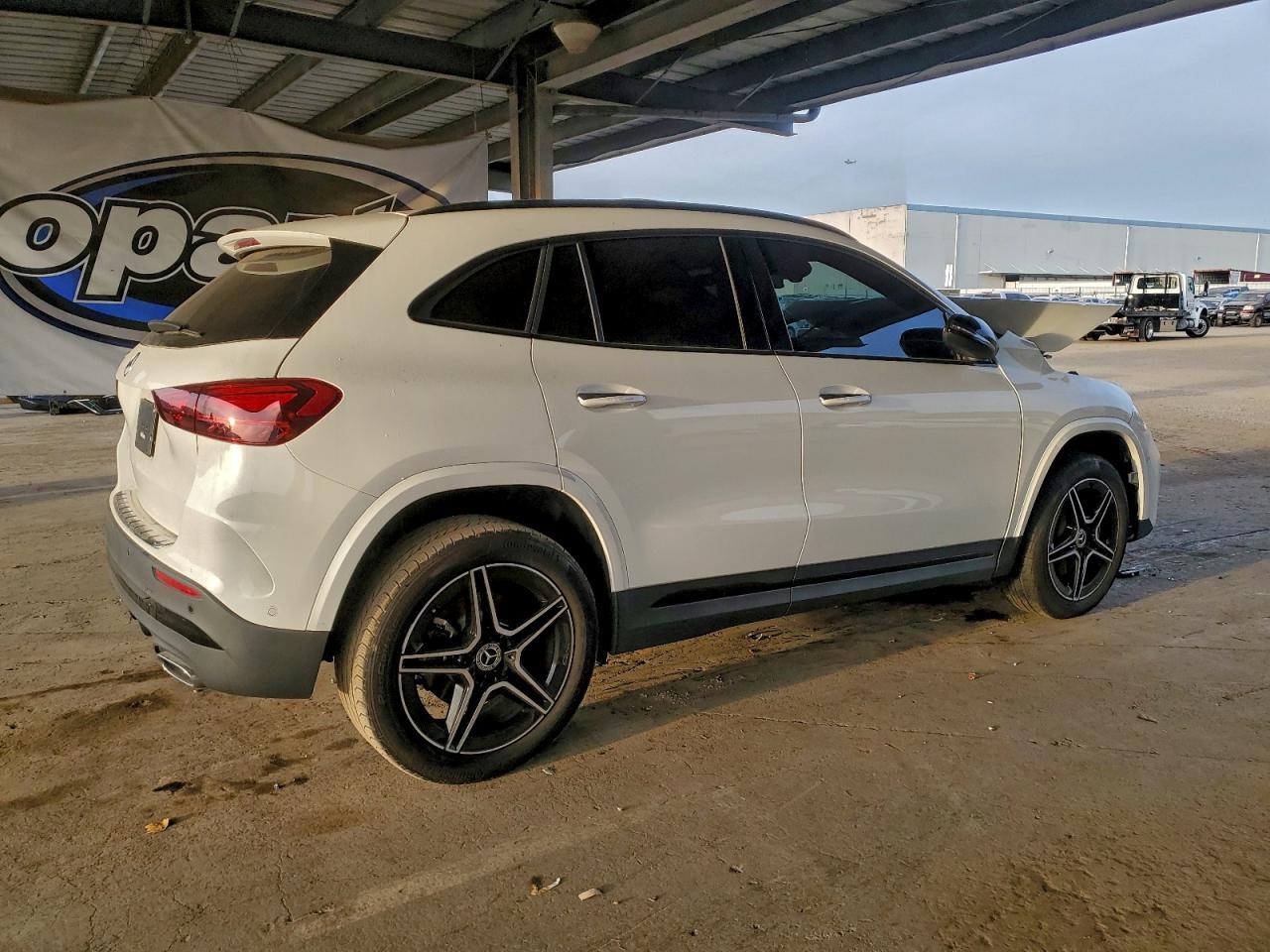 2024 Mercedes-Benz Gla 250 - Image 3