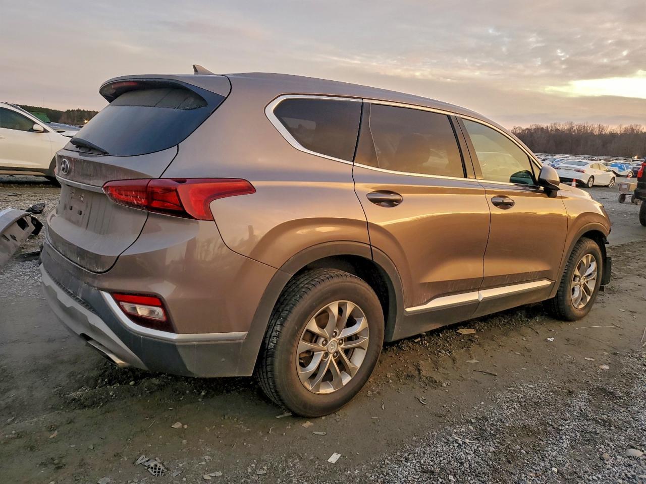 2020 Hyundai Santa Fe Sel - Фото 3