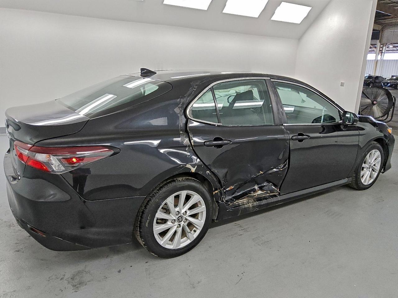 2022 Toyota Camry Le - Image 3