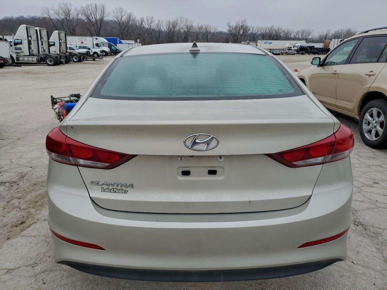 2017 Hyundai Elantra Se - Фото 6
