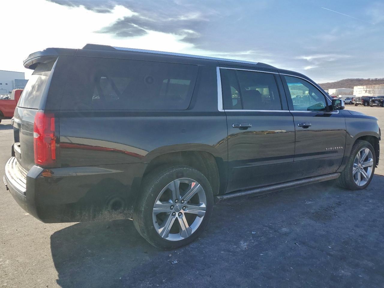 2018 Chevrolet Suburban K1500 Premier - Фото 3