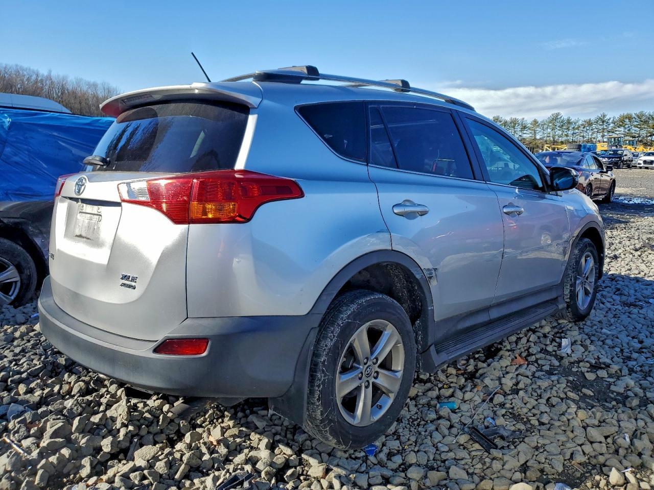 2015 Toyota Rav4 Xle - Image 3