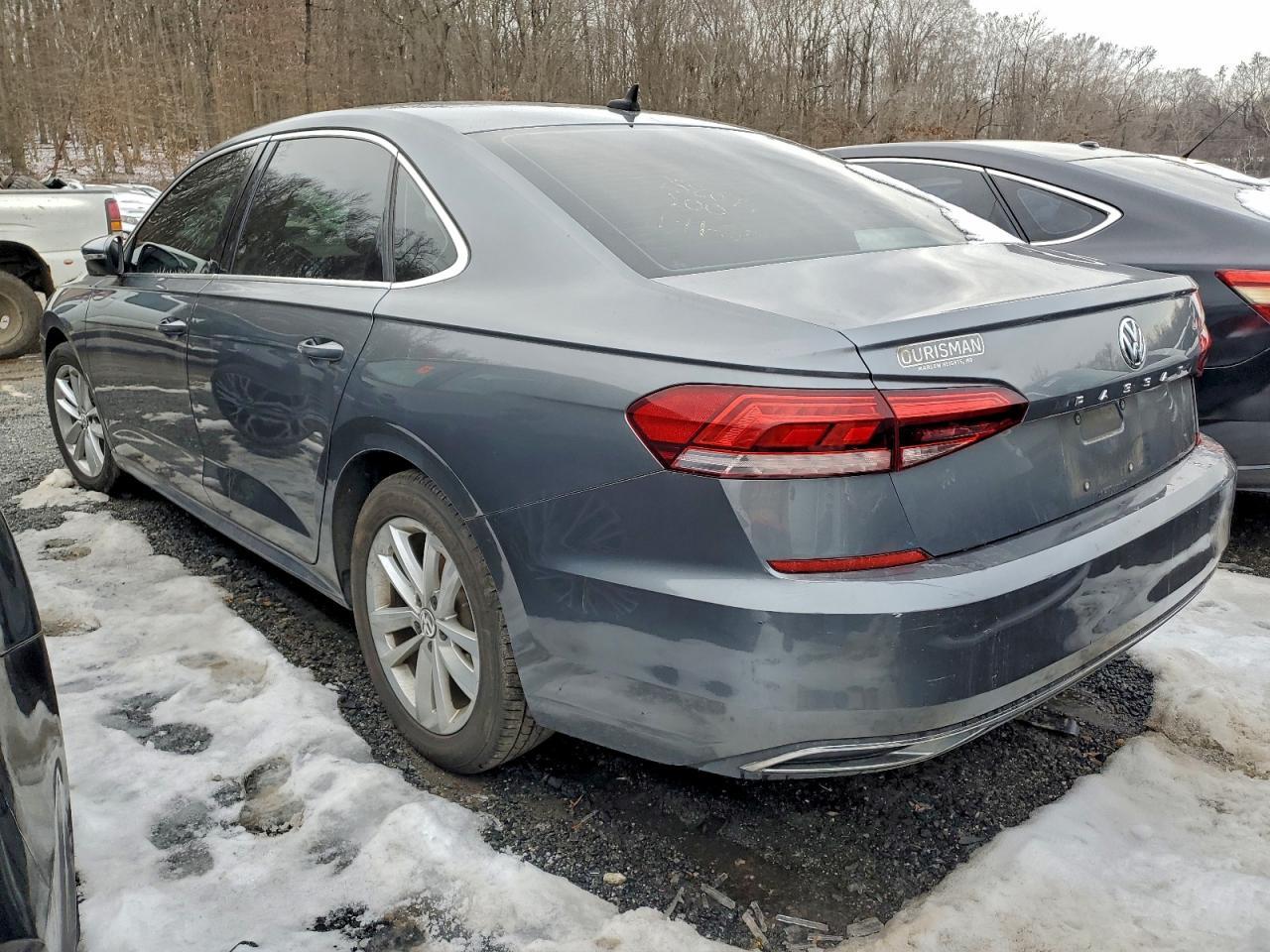 2020 Volkswagen Passat Se - Image 2