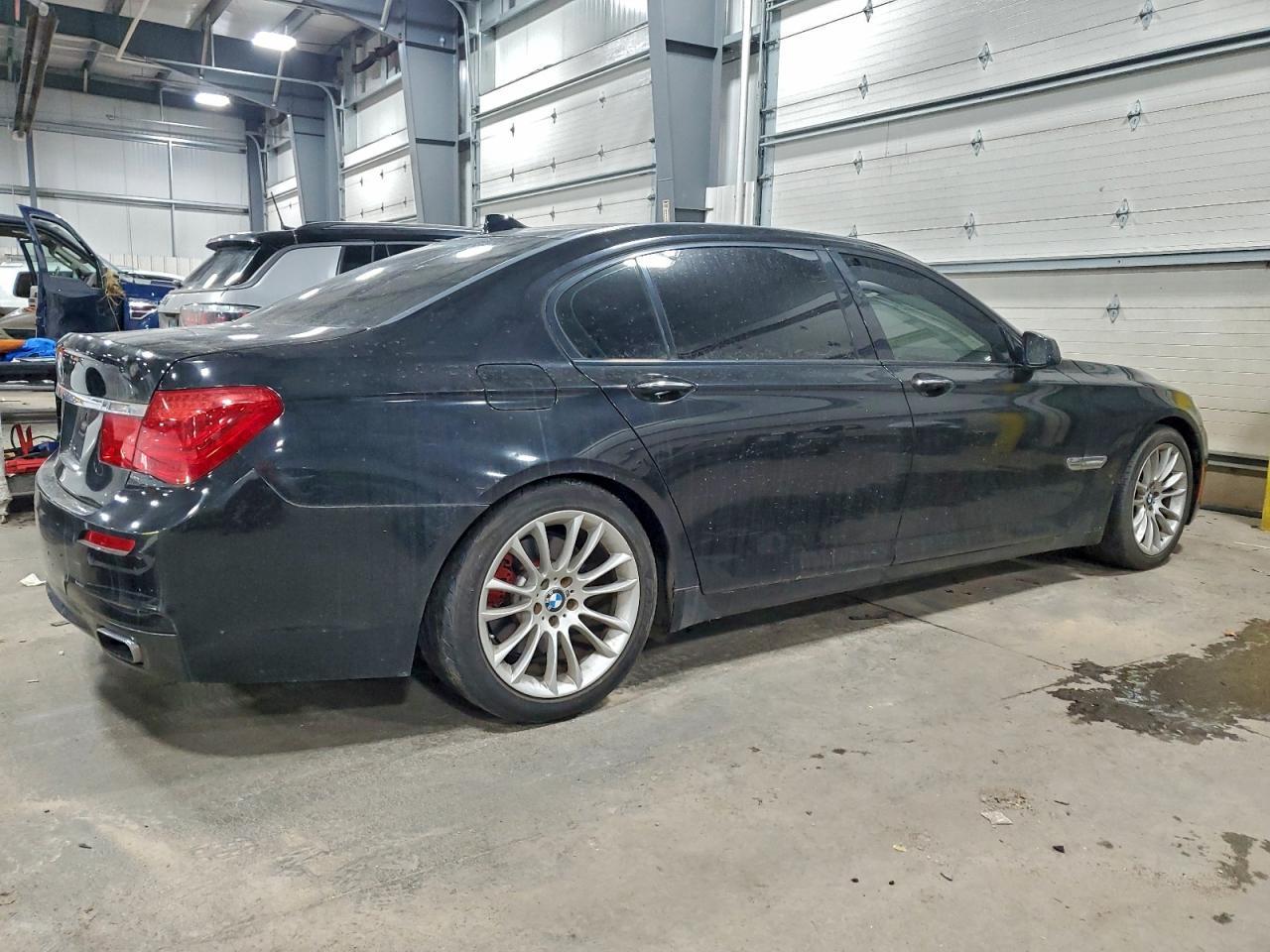 2012 BMW 740 Li - Фото 3
