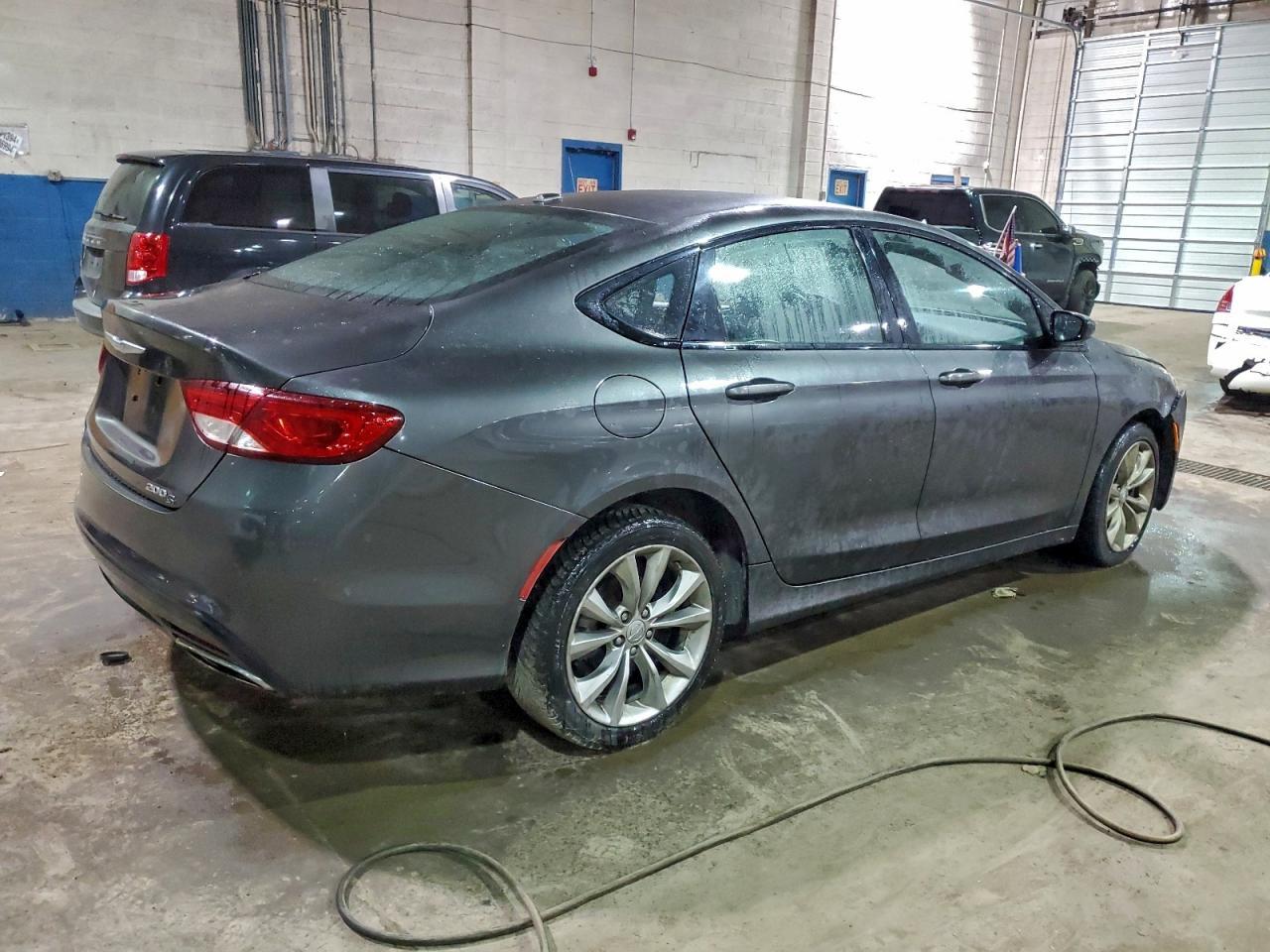 2015 Chrysler 200 S - Image 3