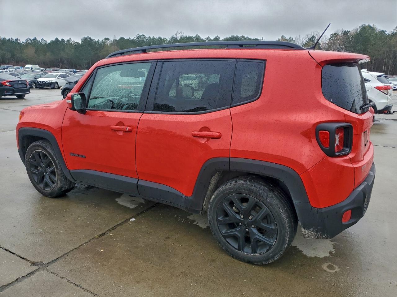 2017 Jeep Renegade Latitude - Image 2