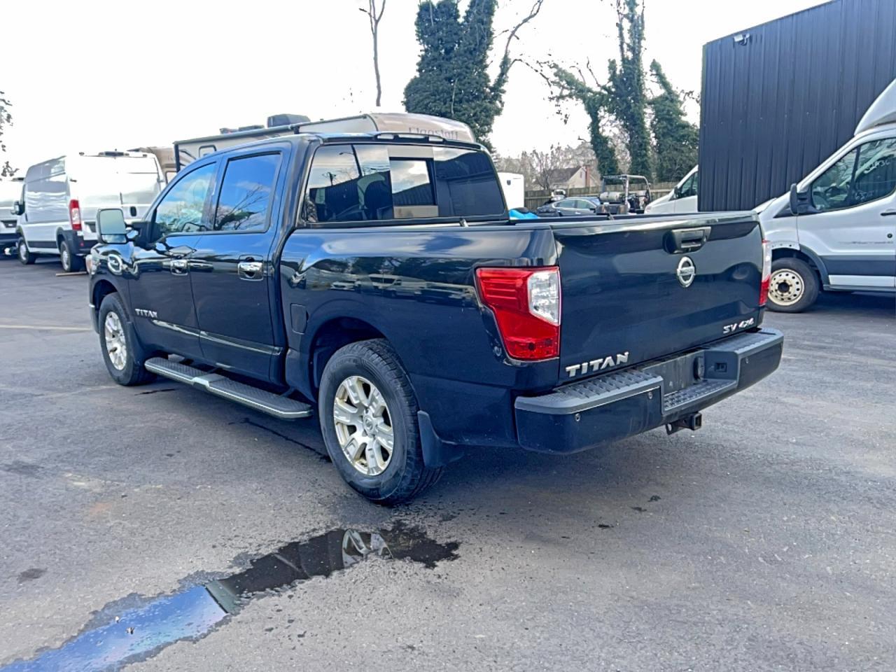 2017 Nissan Titan Sv - Фото 3
