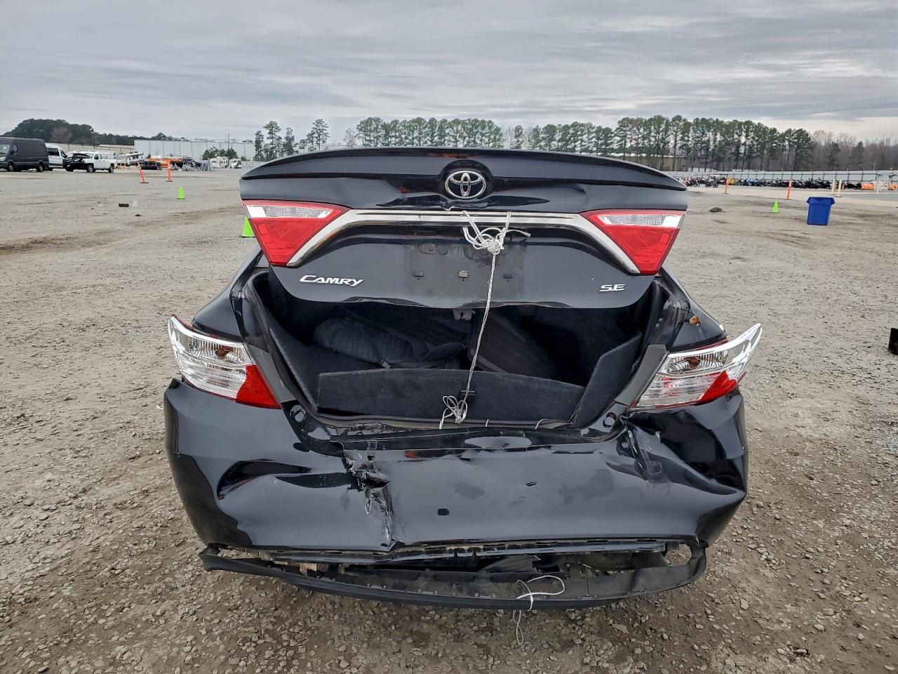 2015 Toyota Camry Le - Фото 6