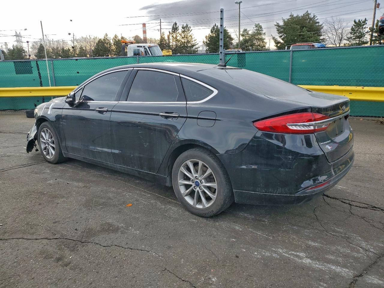 2017 Ford Fusion Se - Фото 2