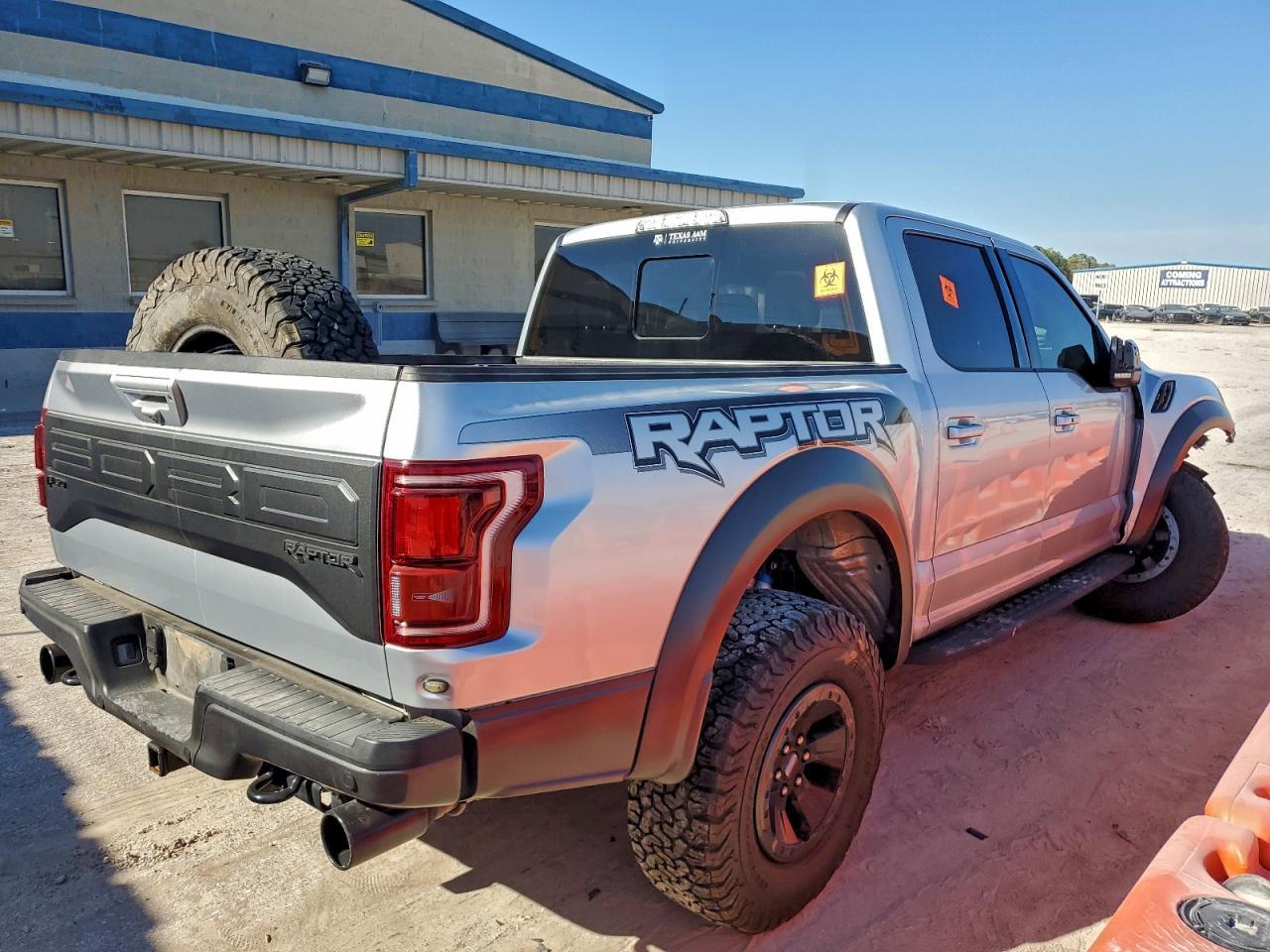 2018 Ford F150 Raptor - Фото 3
