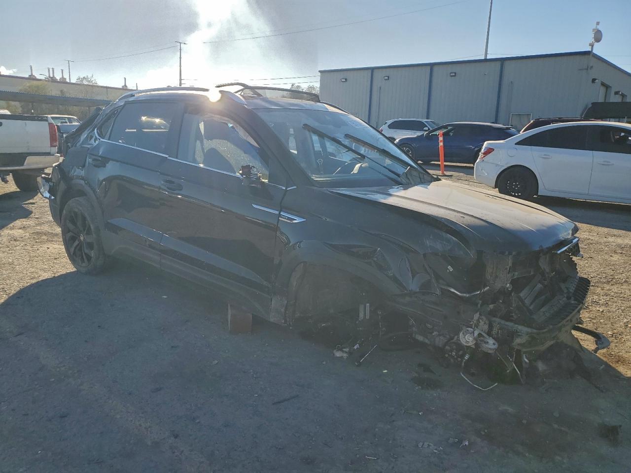 2024 Volkswagen Taos Se - Image 4