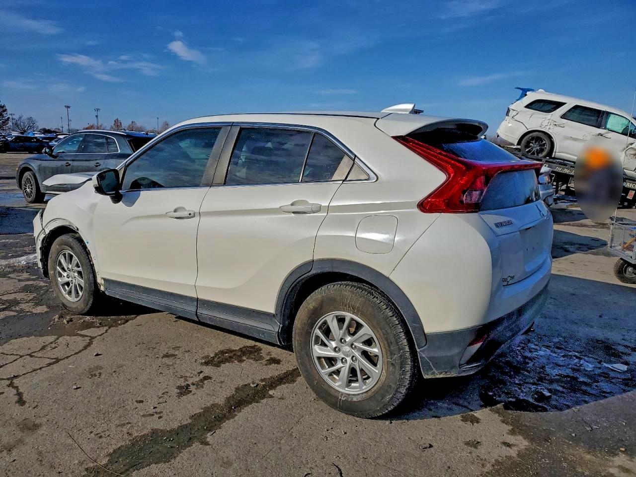 2019 Mitsubishi Eclipse Cross Es - Фото 2