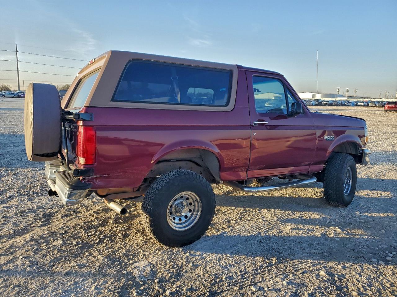 1996 Ford Bronco U100 - Image 3