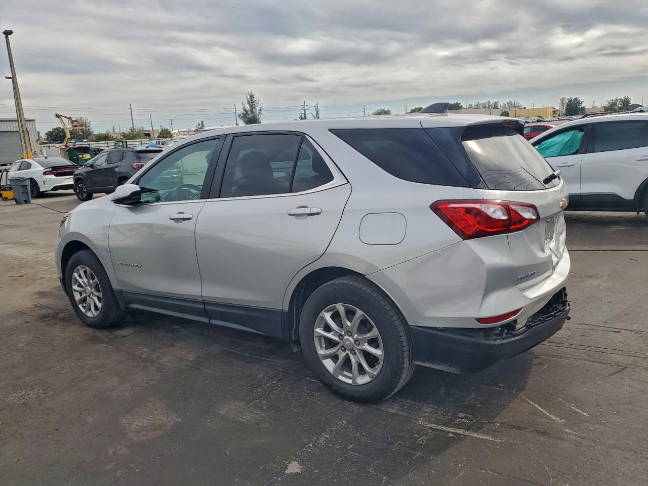 2021 Chevrolet Equinox Lt - Фото 2